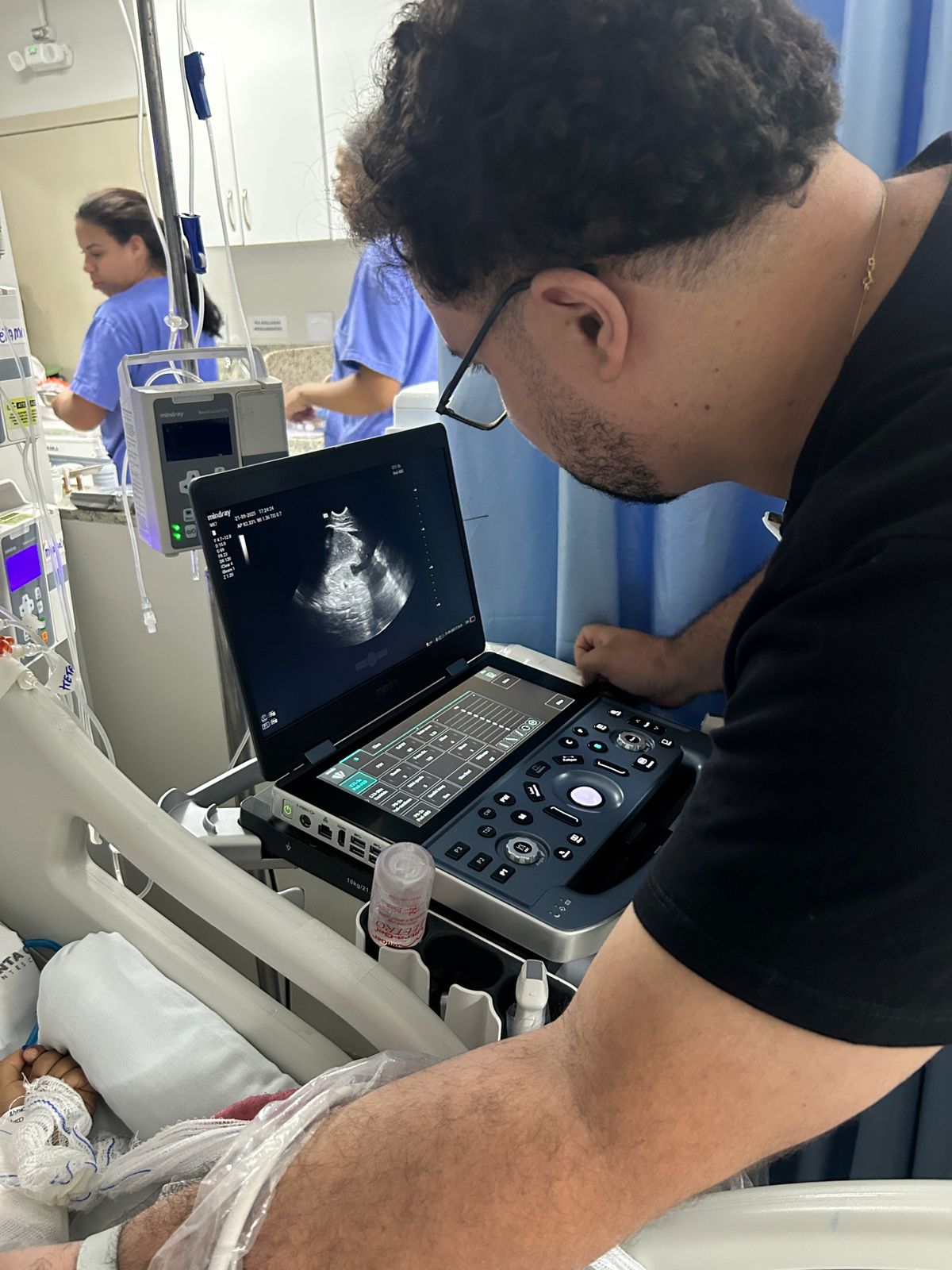Treinamento presencial de ultrassom à beira do leito